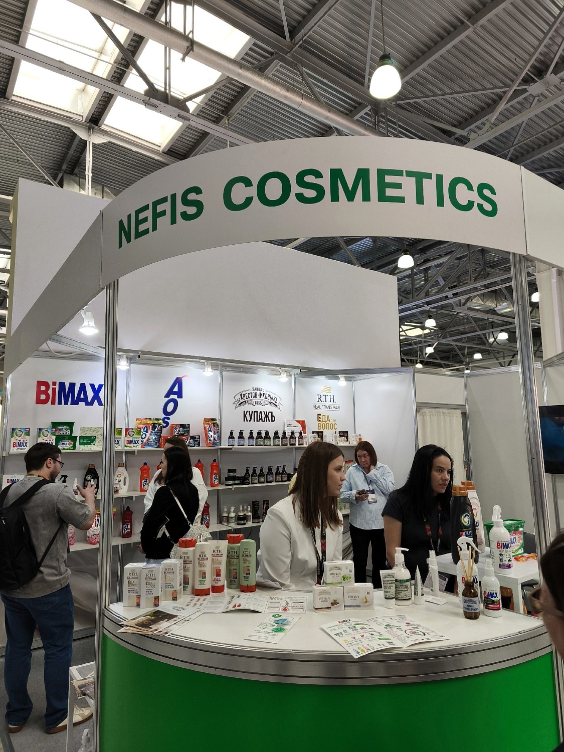 Коллеги вернулись сразу с двух крупных выставок